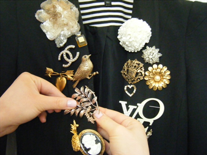 BROOCH CLUSTERS